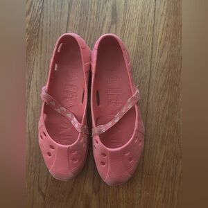 Airwalk Women Sz 4 Pink Spring Summer Rubber Sandals Great for Water Activities